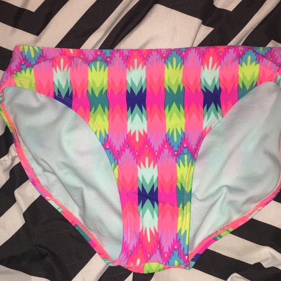 Bathing suit - Picture 3 of 5